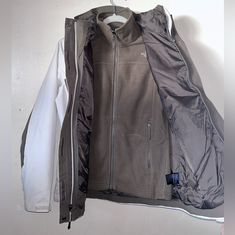 North face jacket - Picture 3 of 6